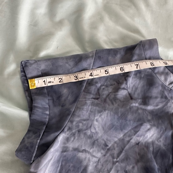 Women's Simply Vera Wang Shirred Neck Blouse. Blue Tie Dye. Button. Soft. Sz: S - Picture 5 of 15